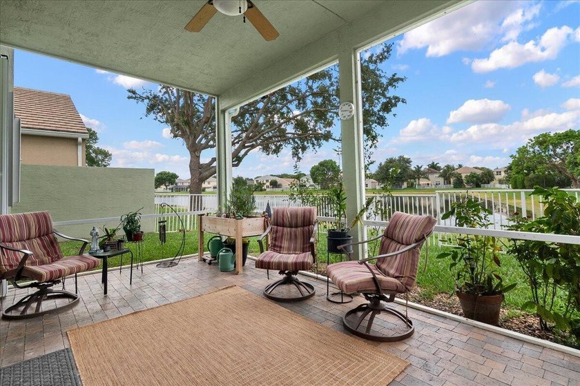 Welcome home to this beautifully maintained two-story lakefront - photo 27