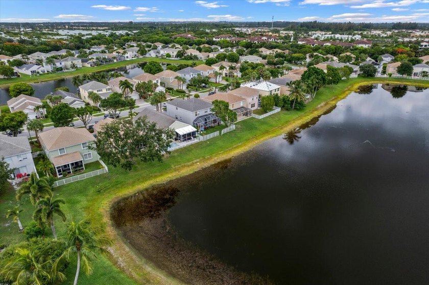 Welcome home to this beautifully maintained two-story lakefront - photo 32