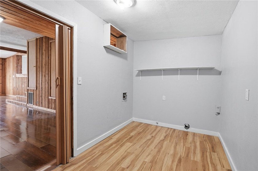 Charming and spacious 3-bedroom home offering 1,687 square feet - photo 13