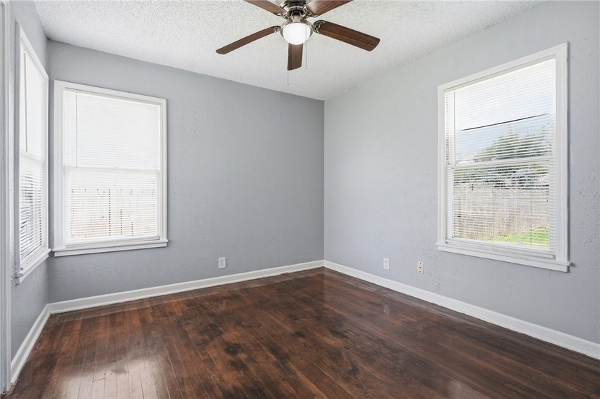 Charming and spacious 3-bedroom home offering 1,687 square feet - photo 14