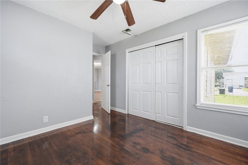 Charming and spacious 3-bedroom home offering 1,687 square feet - photo 15