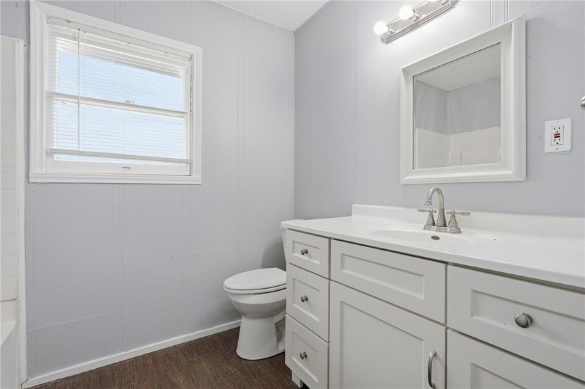 Charming and spacious 3-bedroom home offering 1,687 square feet - photo 16