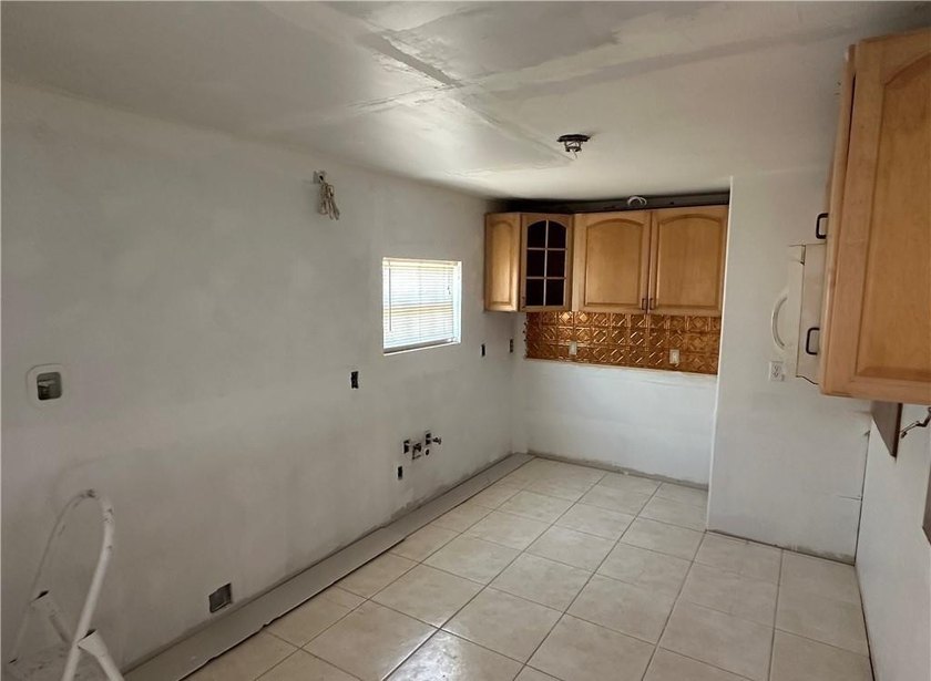 Excellent investment opportunity in this corner-lot home located - photo 19