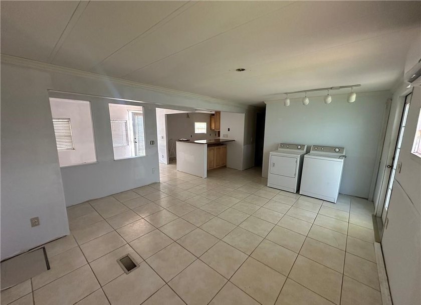 Excellent investment opportunity in this corner-lot home located - photo 20