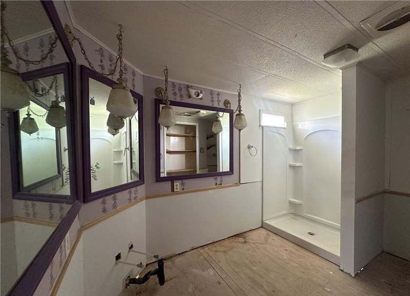 Excellent investment opportunity in this corner-lot home located - photo 24
