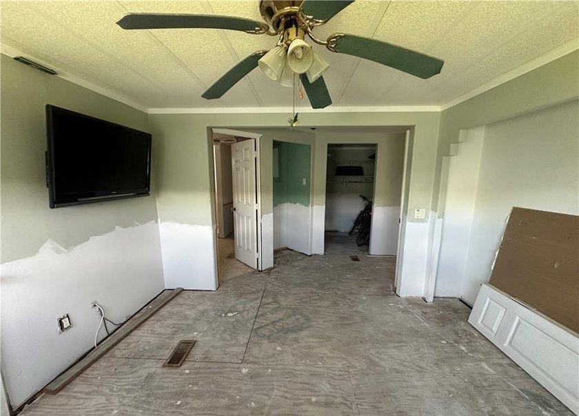Excellent investment opportunity in this corner-lot home located - photo 25