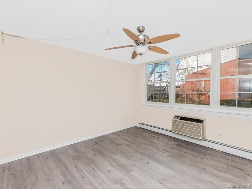 Welcome to 121 Sunset Blvd! Immaculate 2 Bedroom 2 Full Bath - photo 7