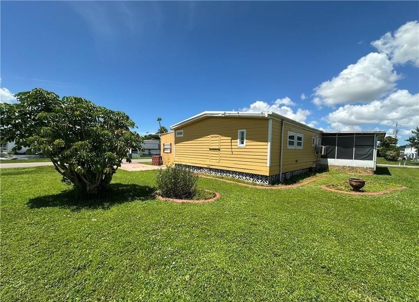 Excellent investment opportunity in this corner-lot home located - photo 30