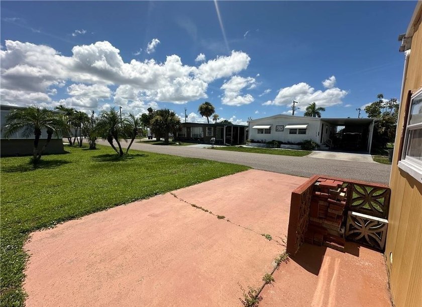 Excellent investment opportunity in this corner-lot home located - photo 32