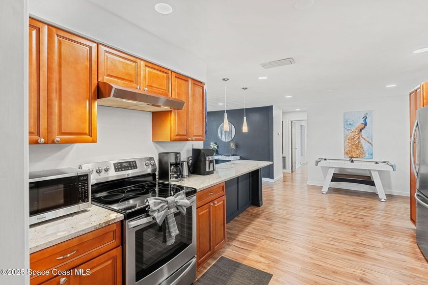 Coastal living at its best! This fully renovated 3-bed, 2-bath - photo 10