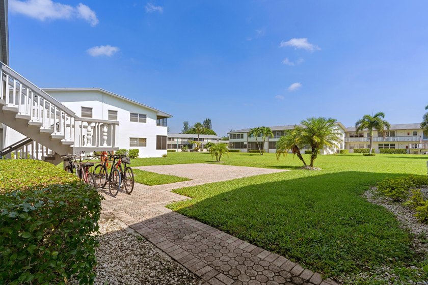 Rarely available and beautifully renovated from top to bottom - photo 17