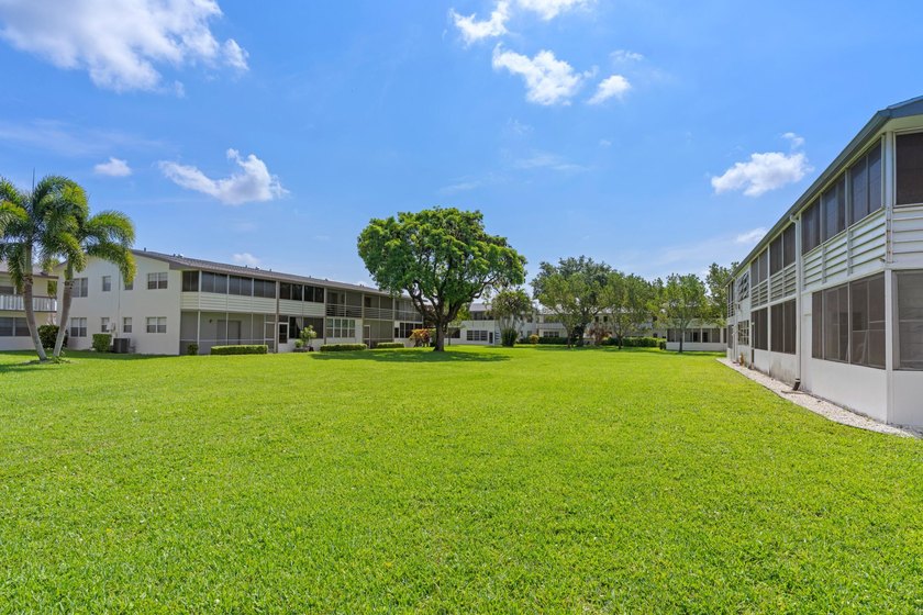Rarely available and beautifully renovated from top to bottom - photo 20