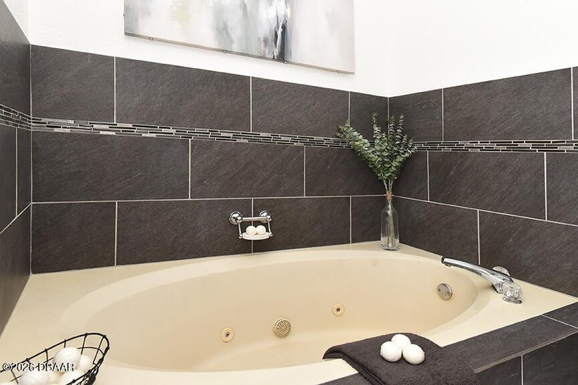 Spacious and inviting, this 4-bedroom, 3-bath home in the - photo 22