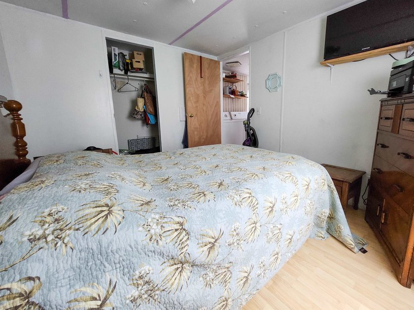 Charming 2BR/1BA Manufactured Home in Crystal Lake - Move-In - photo 11