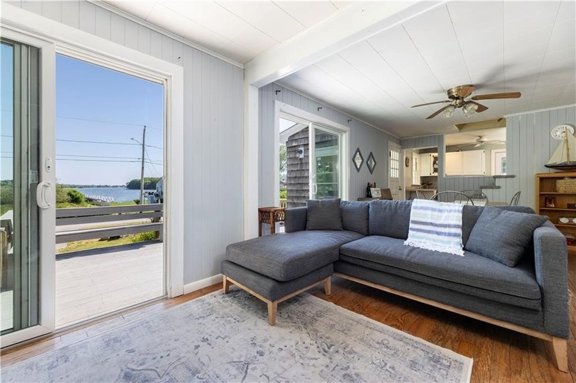 Nestled on desirable Harbour Island, this charming shingle-style - photo 12