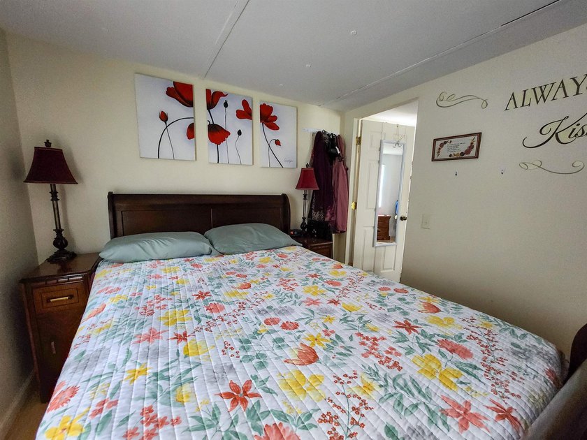 Charming 2BR/1BA Manufactured Home in Crystal Lake - Move-In - photo 14