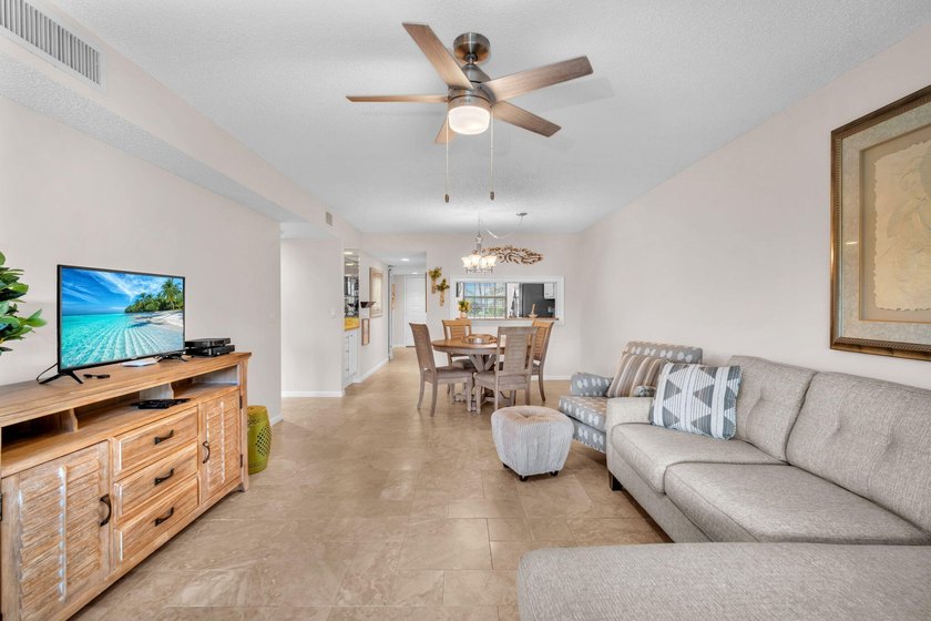 A charming and impeccably maintained two-bedroom, two-bathroom - photo 15