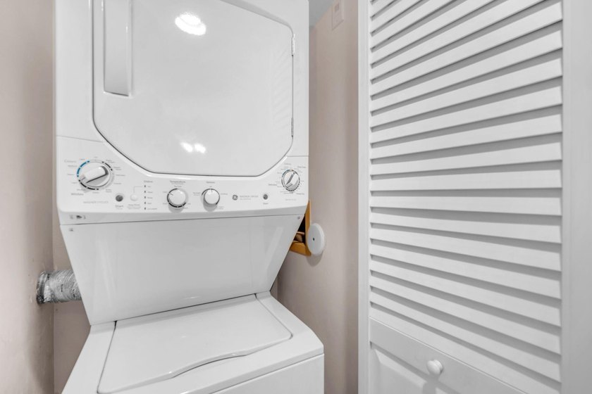 A charming and impeccably maintained two-bedroom, two-bathroom - photo 24