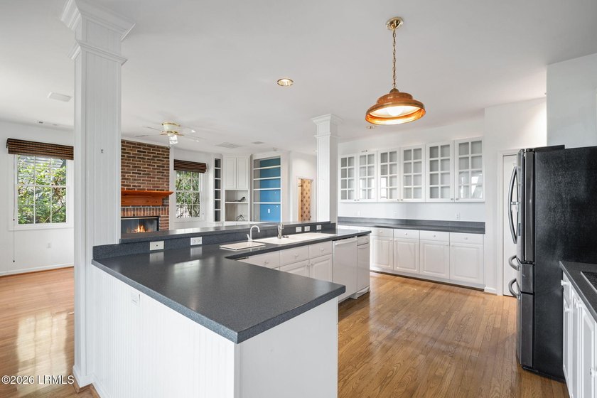 Nestled on a beautifully manicured .34 acre lot on Dataw Island - photo 25