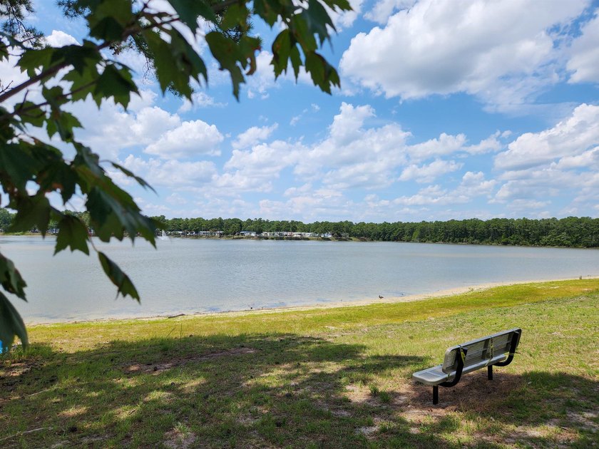 Charming 2BR/1BA Manufactured Home in Crystal Lake - Move-In - photo 31