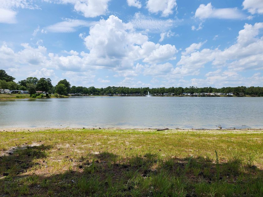 Charming 2BR/1BA Manufactured Home in Crystal Lake - Move-In - photo 33