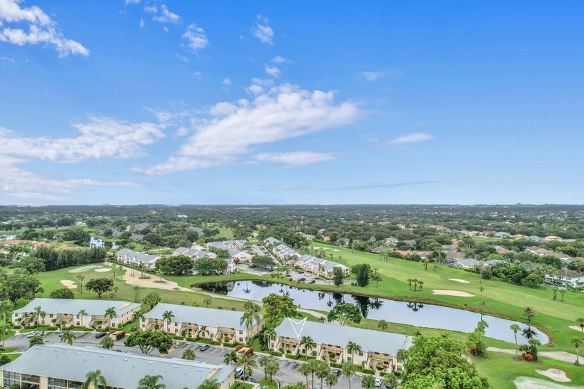 A charming and impeccably maintained two-bedroom, two-bathroom - photo 35