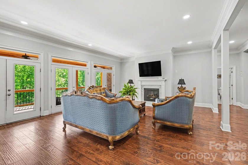 TURN KEY LUXURY  WITH CONSISTENT TRACK RECORD OF BOOKINGS YEAR - photo 8