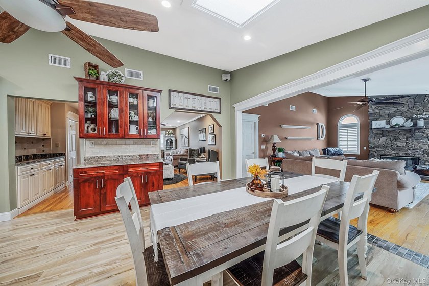 Welcome to this beautifully expanded split-level home situated - photo 26