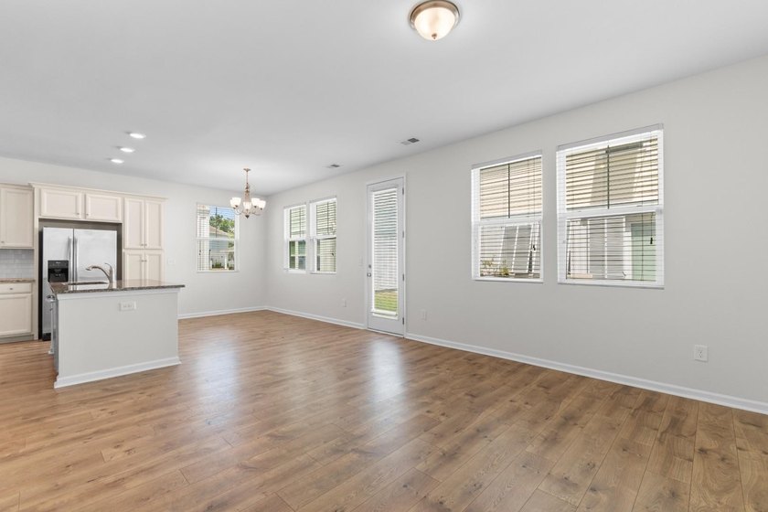 Imagine coming home to a quiet, tree-lined community just - photo 15