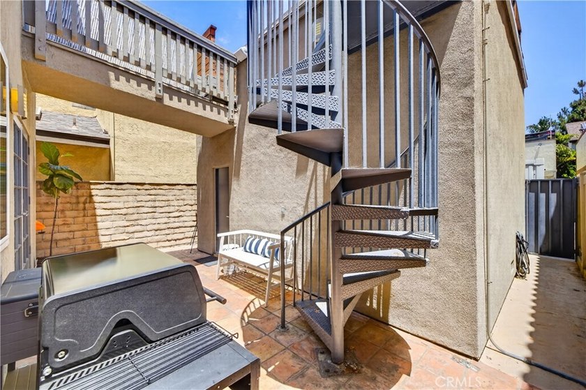 Nestled on a quiet cul-de-sac in highly desirable Alamitos - photo 35