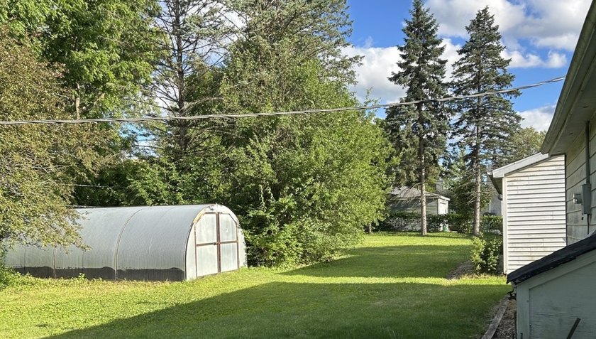 If you're tired of renting and want to own a home. If you're - photo 21