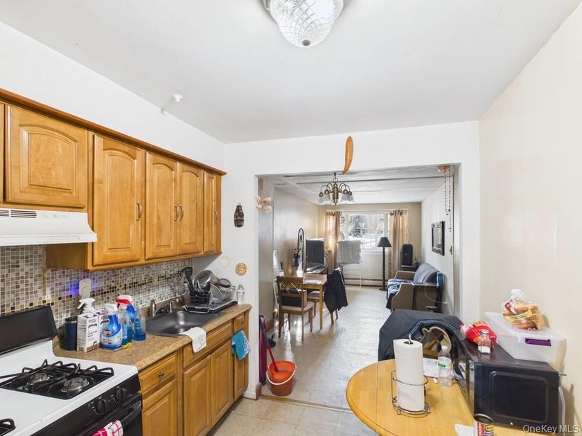 Semi-detached two-family home located in the Allerton section of - photo 24