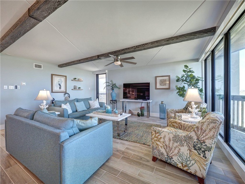 Don't miss out on this beautiful condo. This is a sixth floor - photo 11