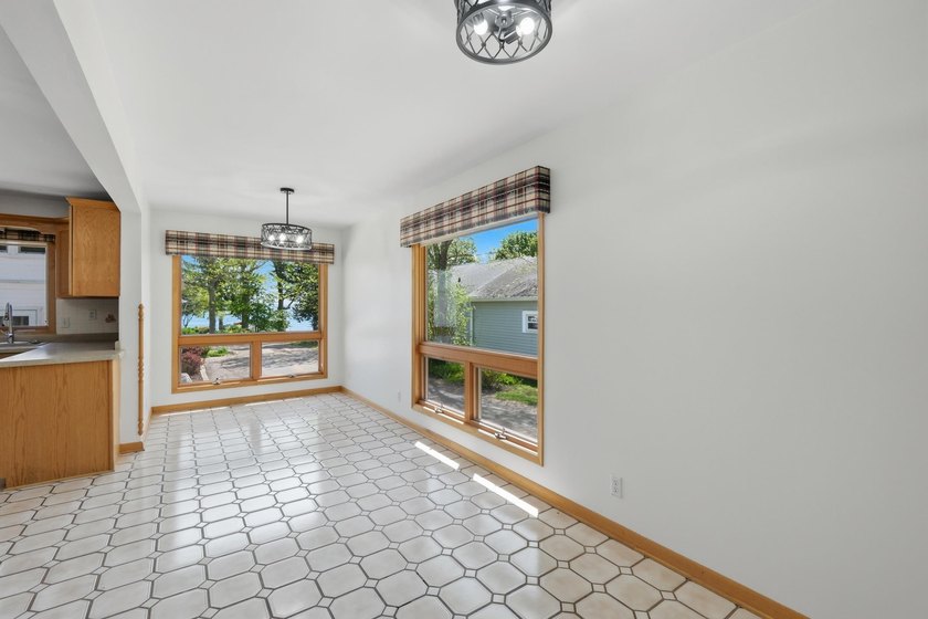 VRP $825,000-$850,000 Stop dreaming and start living. This - photo 11