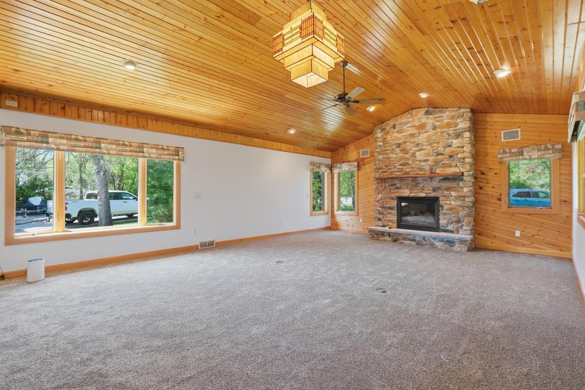 VRP $825,000-$850,000 Stop dreaming and start living. This - photo 16