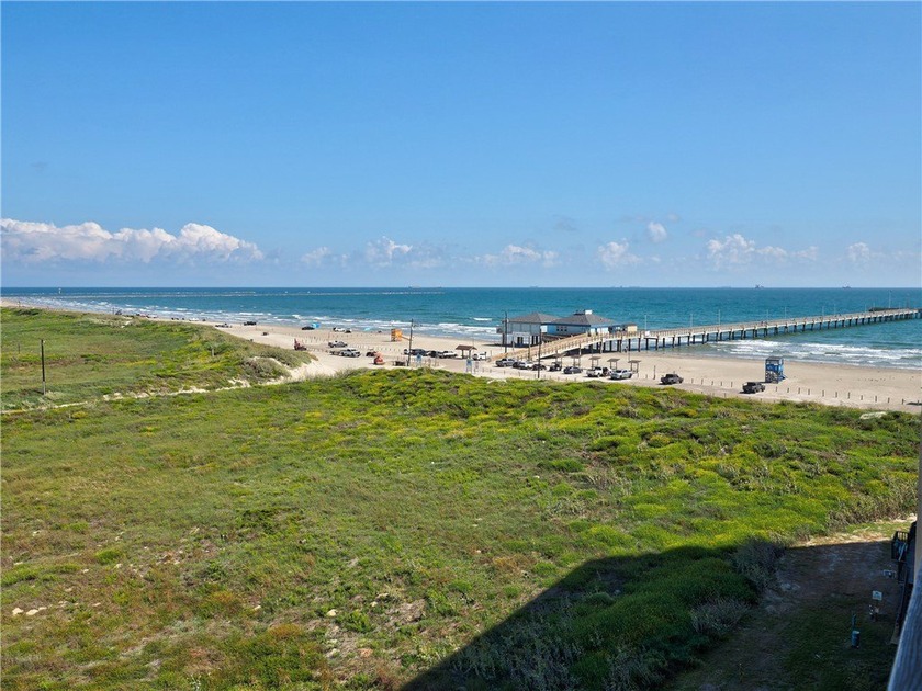 Don't miss out on this beautiful condo. This is a sixth floor - photo 17