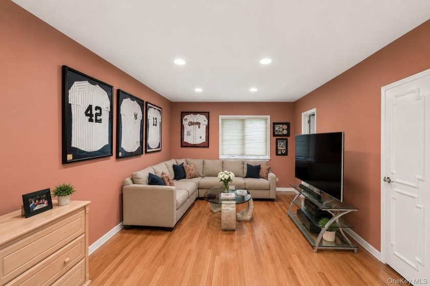 Welcome to this exceptional Hewlett residence, where timeless - photo 19