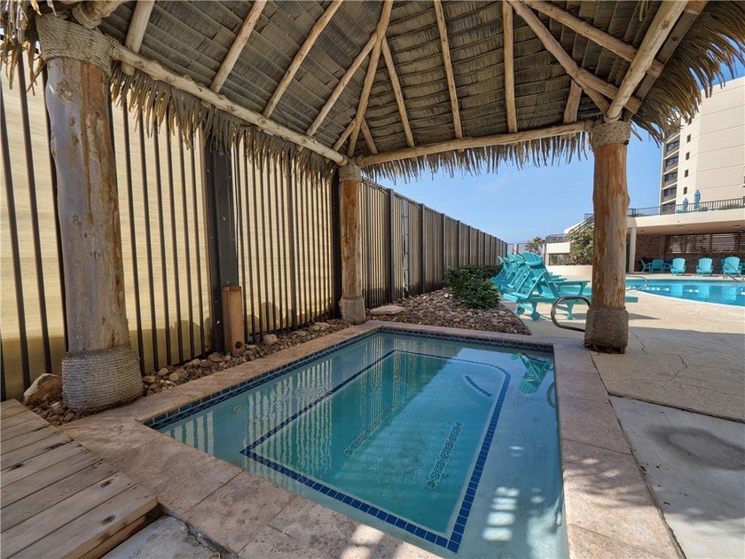 Don't miss out on this beautiful condo. This is a sixth floor - photo 21
