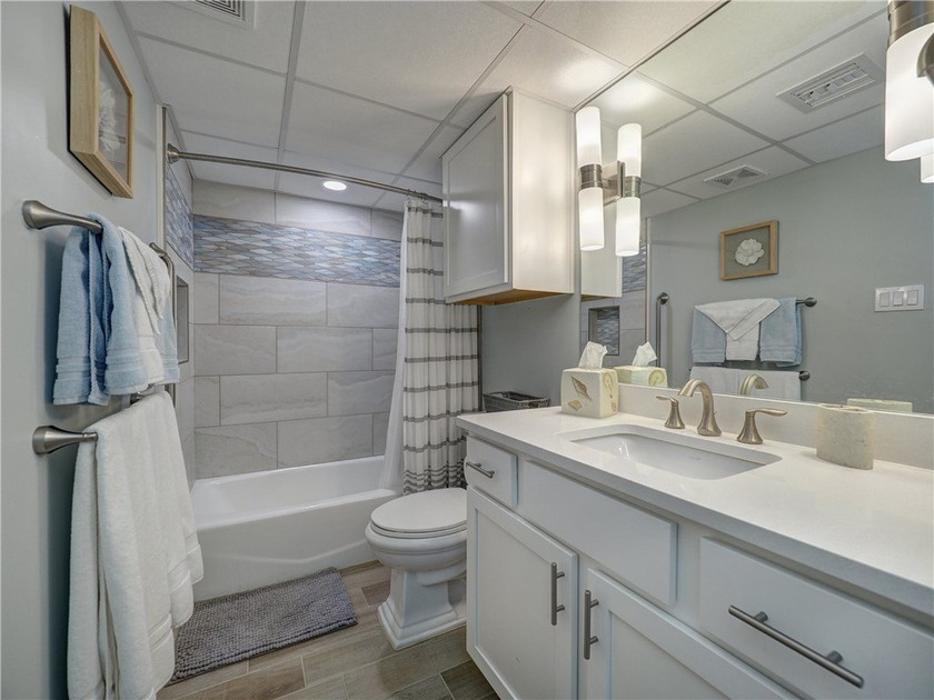 Don't miss out on this beautiful condo. This is a sixth floor - photo 29