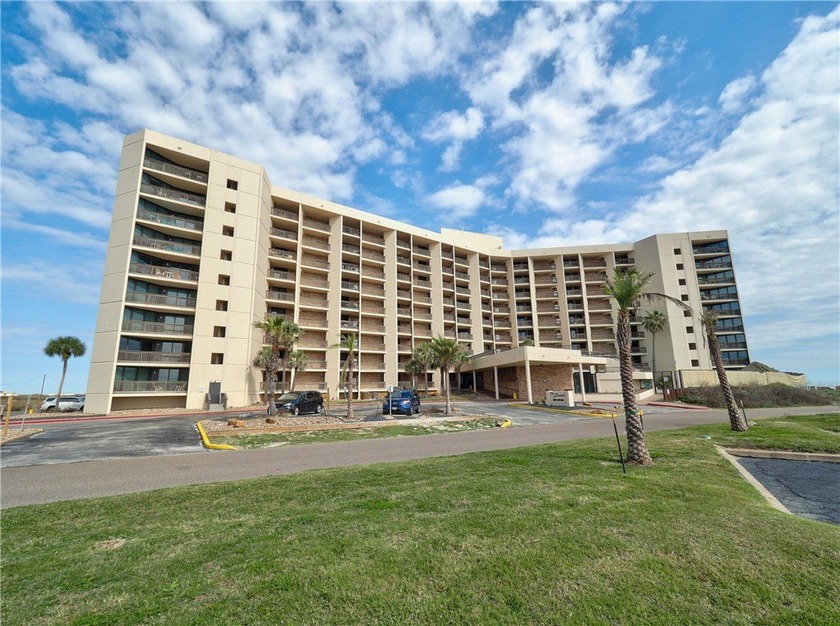 Don't miss out on this beautiful condo. This is a sixth floor - photo 30