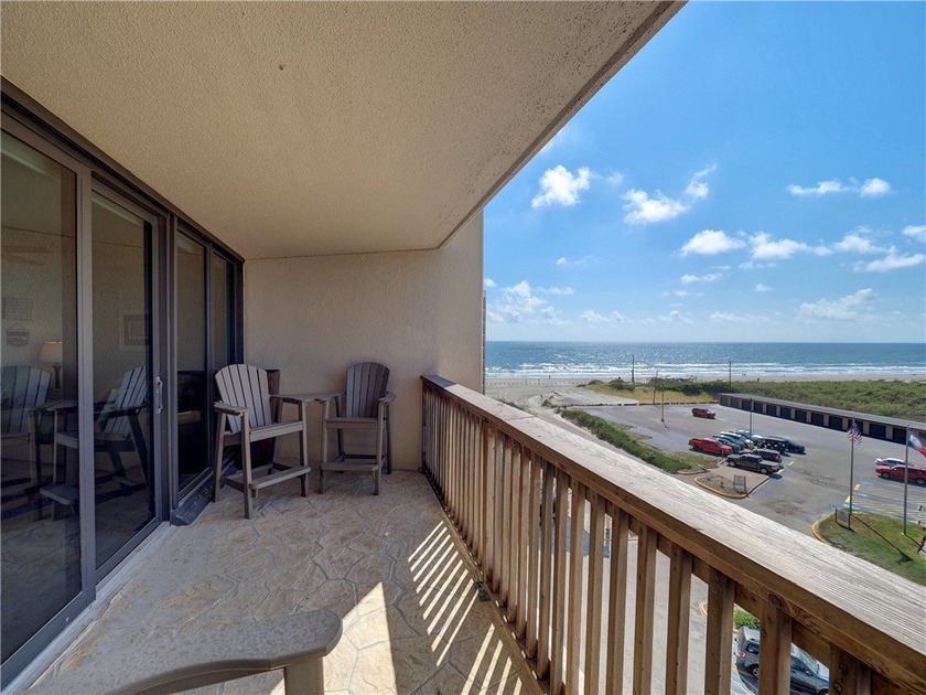 Don't miss out on this beautiful condo. This is a sixth floor - photo 31
