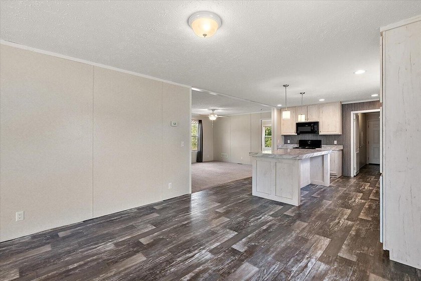 Welcome home to this beautifully updated 3-bedroom, 2-bath home - photo 31