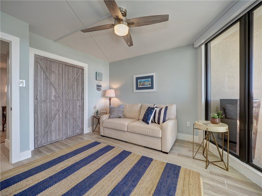 Don't miss out on this beautiful condo. This is a sixth floor - photo 34