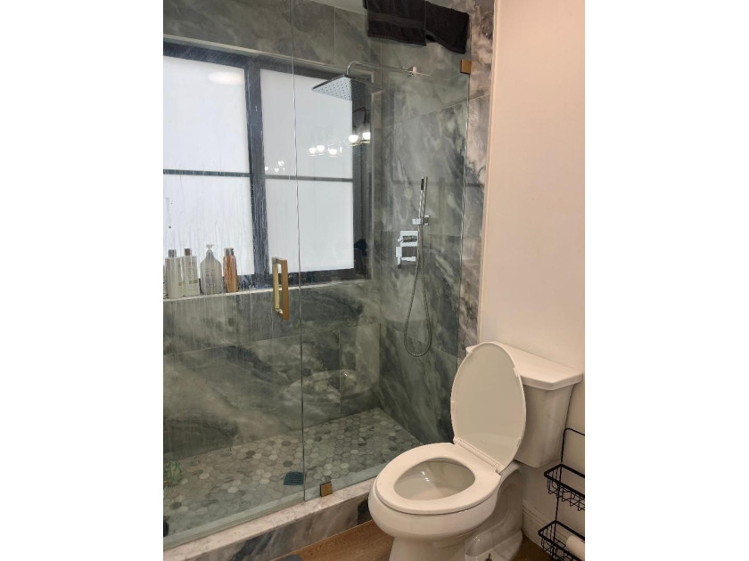 EVERYTHING IS UPDATED!...Classy Community!... Classy unit! - photo 16