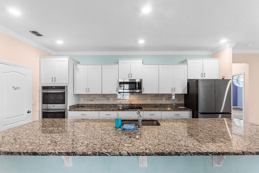 Welcome to this beautiful home in Torino with 4 Bedrooms, 3 - photo 9