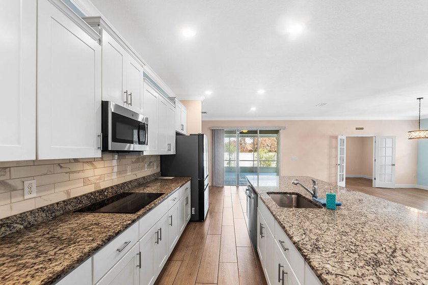 Welcome to this beautiful home in Torino with 4 Bedrooms, 3 - photo 10