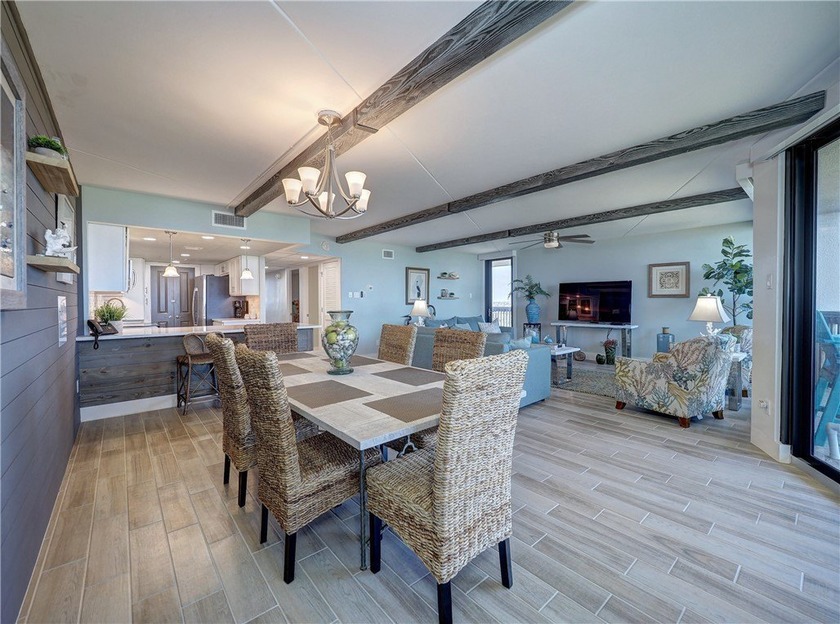 Don't miss out on this beautiful condo. This is a sixth floor - photo 3