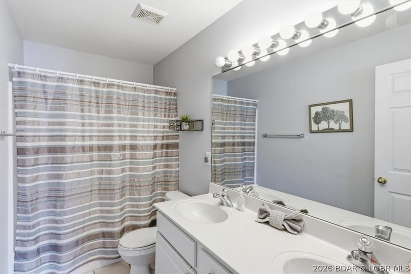 REDUCED! WOW, just WOW! 4 bedrooms, 3 full baths, a 12 x 32 boat - photo 12