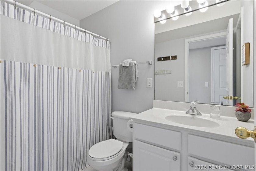 REDUCED! WOW, just WOW! 4 bedrooms, 3 full baths, a 12 x 32 boat - photo 15