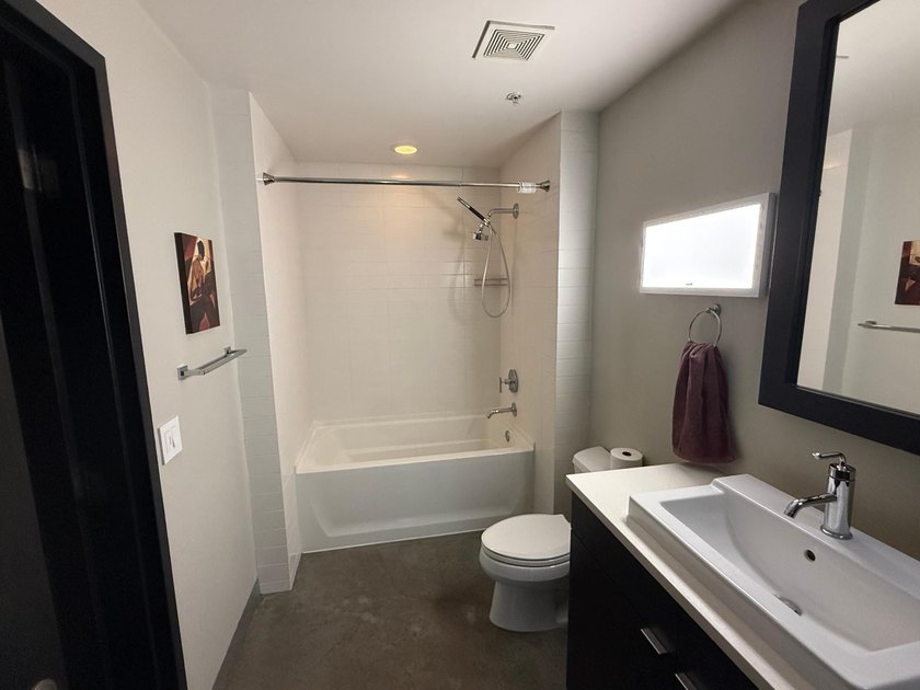 Historic CW Lofts in NE Minneapolis, 4th-floor gem unveils a - photo 15